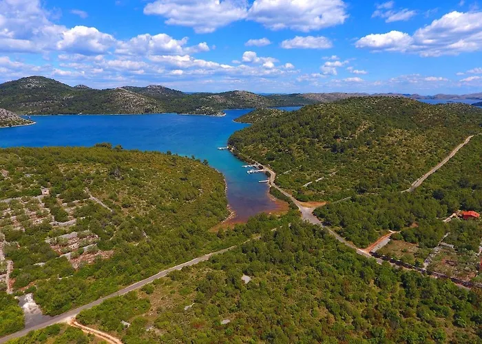 בית נופש Secluded House Cove Jaz - Telascica, Dugi Otok - 8176 *