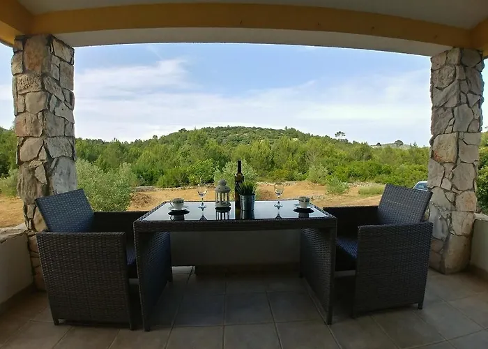 בית נופש Secluded House Cove Jaz - Telascica, Dugi Otok - 8176 סאלי