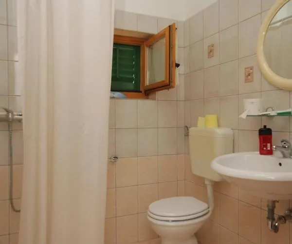 בית נופש Secluded House Cove Jaz - Telascica, Dugi Otok - 8176 *