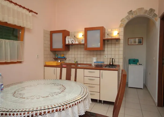 בית נופש Secluded House Cove Jaz - Telascica, Dugi Otok - 8176 סאלי